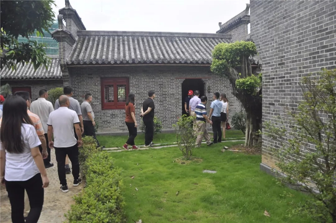 鴻業(yè)家具集團