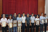 鶴山市召開2017質(zhì)量強市工作會議，鴻業(yè)家具“質(zhì)造”獲得表彰
