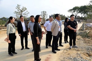 鶴山市政協(xié)黨組書記、主席馮偉華同志帶領(lǐng)各專委會(huì)主任一行赴鴻業(yè)家具調(diào)研工作