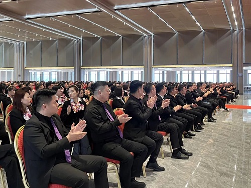煥新啟程 · 乘勢(shì)騰飛 | 鴻業(yè)家具2023年員工大會(huì)暨耀江分廠落成典禮圓滿落幕 ！